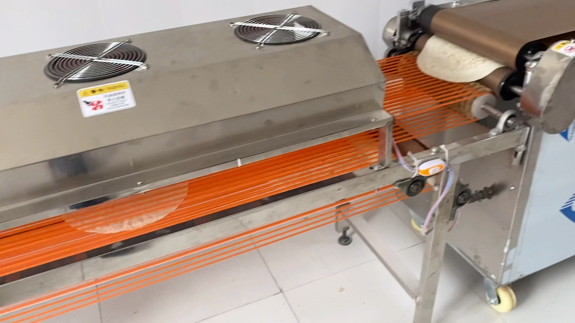 全自动春饼机大全,圆形春饼机一键操作,新款春饼机做法大全