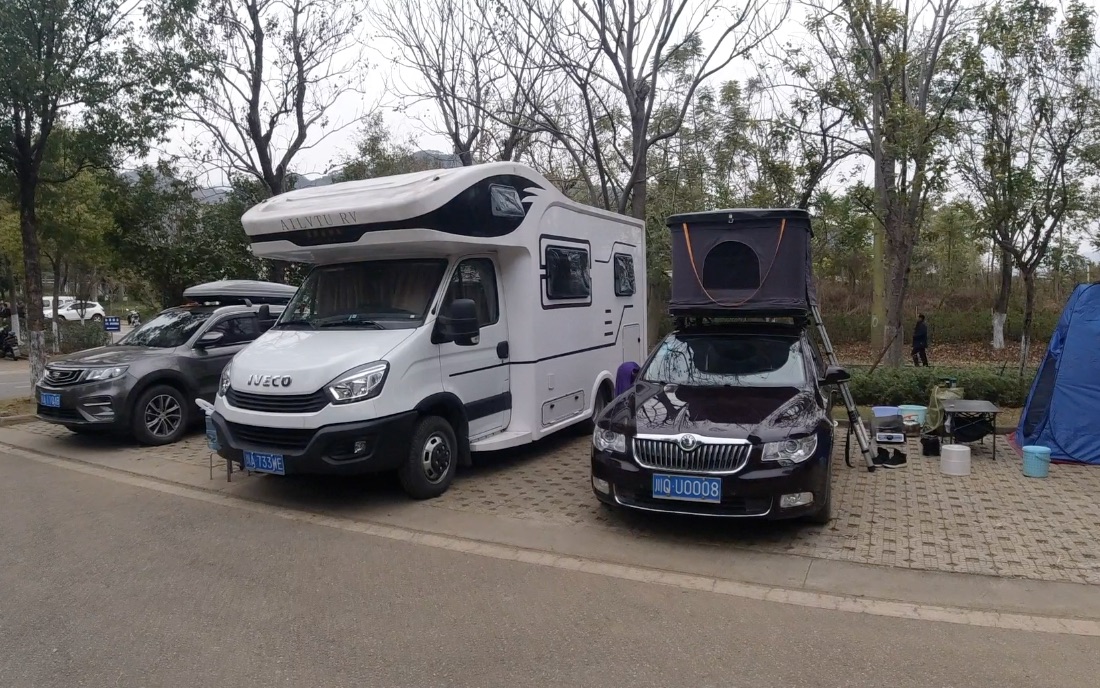 【床车旅行】床车自驾到米易县,探访当地热门驻车地,来这里过冬的车友