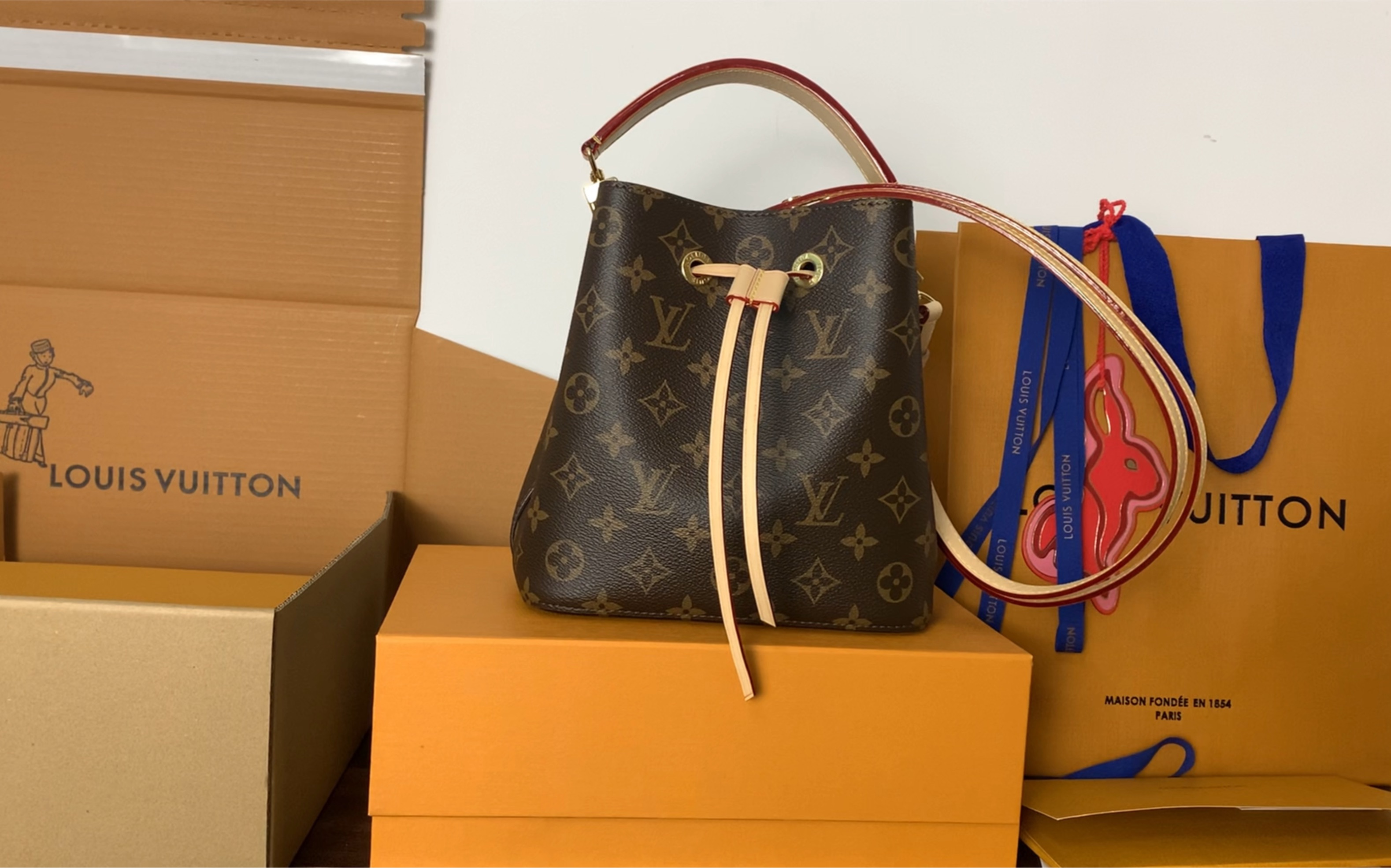 毒药实拍 lv 新款老花neonoe mini bb 水桶包测评 lv m46581开箱测评