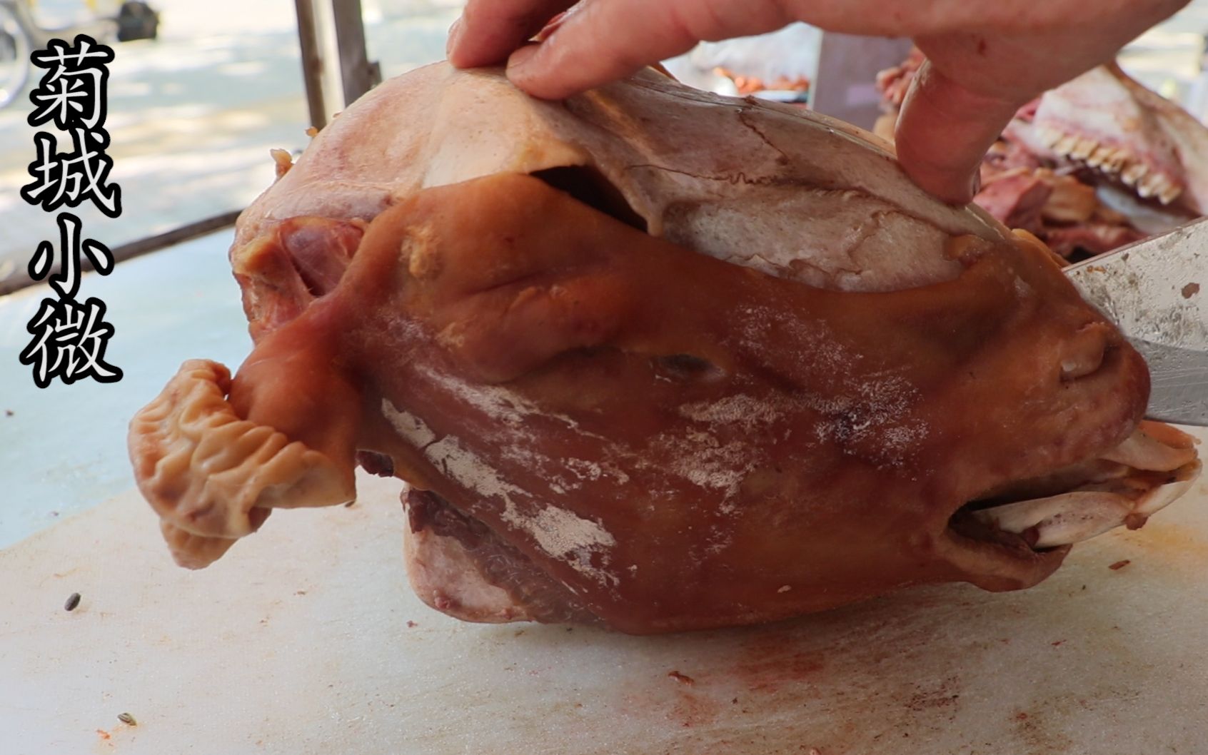 漂亮大姐路边卖羊头20年,工序复杂每天限量50个!