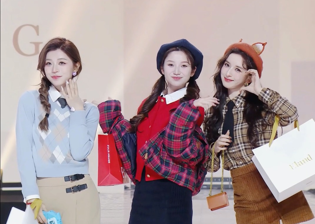 【OGS东方女孩】学院风女孩穿搭 上学的时候买不起 现在我要狠狠穿-OGS东方女孩时尚秀-OGS东方女孩时尚秀-哔哩哔哩视频