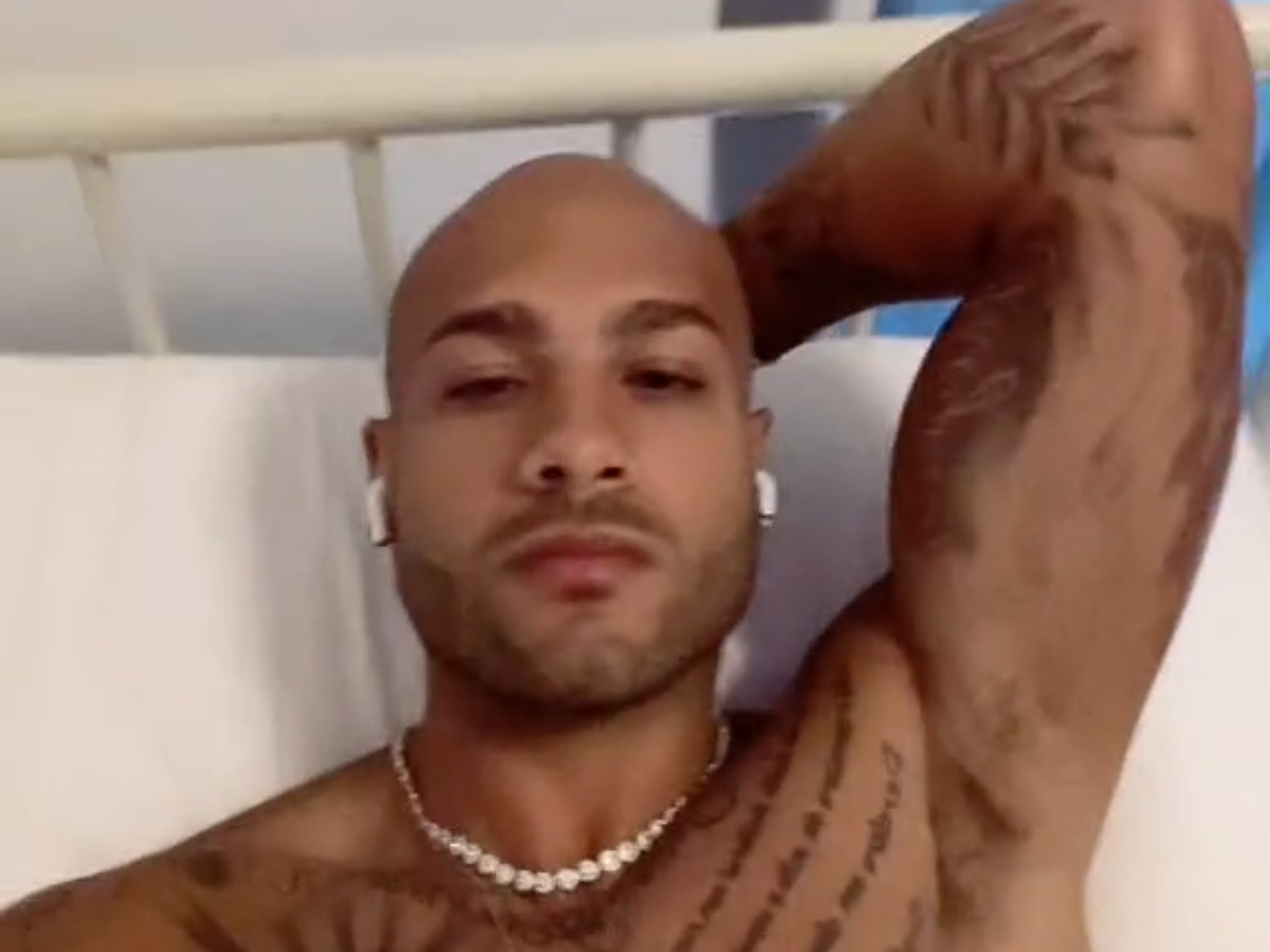 雅各布斯自拍视频