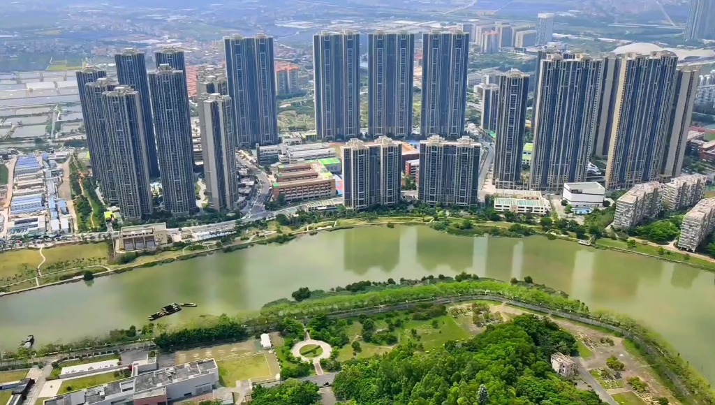 航拍石楼砺江边广州亚运城群楼时间2022年4月11日拍摄by何止拥有