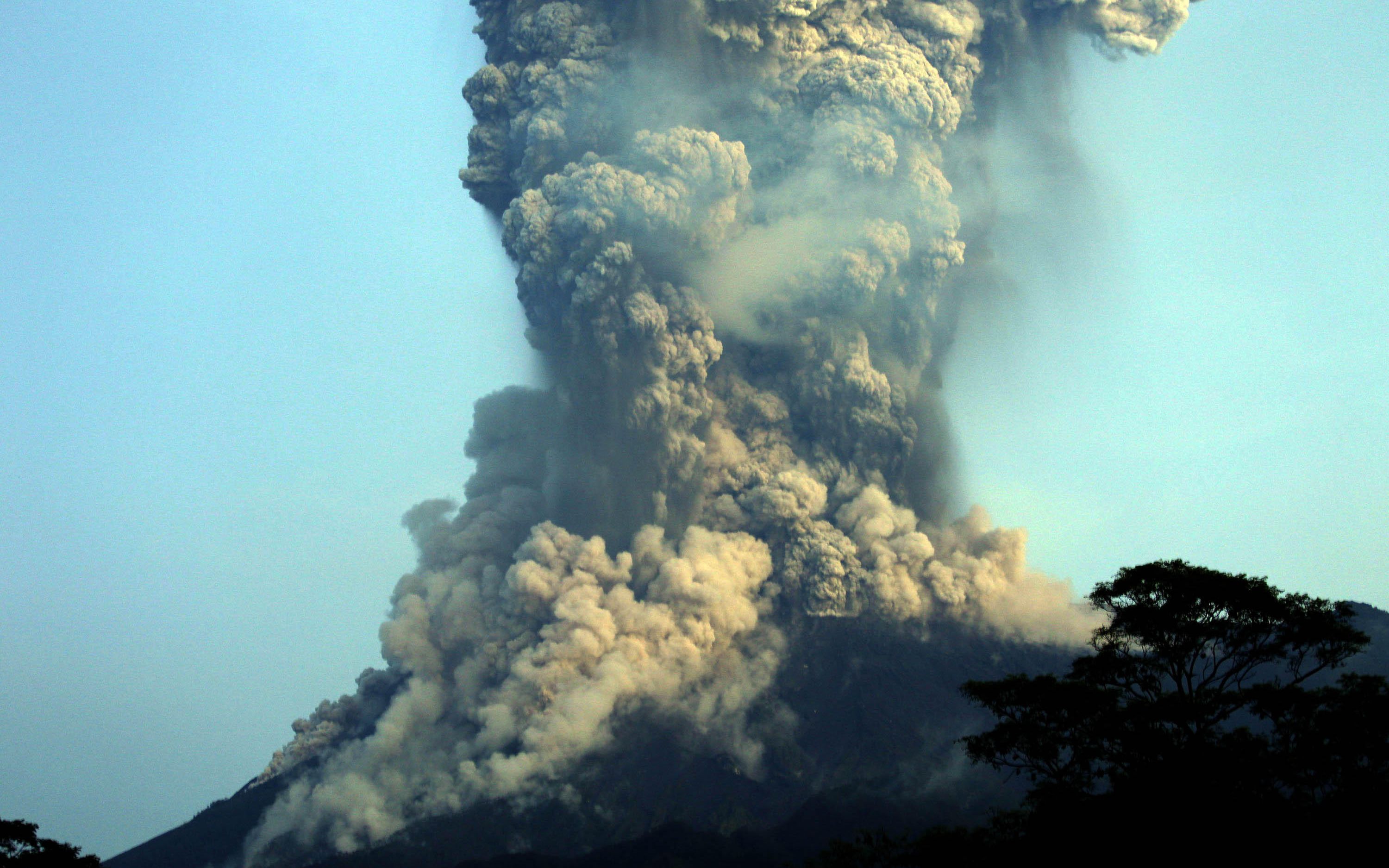 印度尼西亚注定是一个火山和地震多发的国家哔哩哔哩bilibili