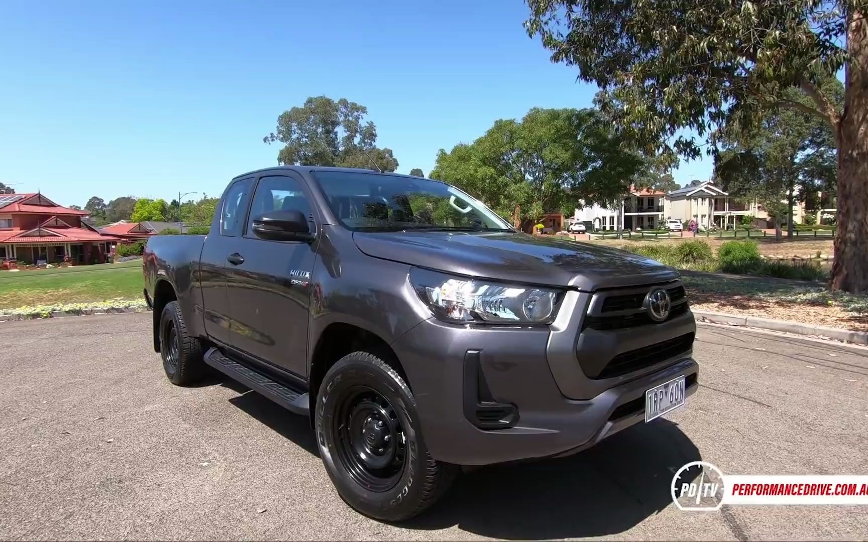 2021 toyota hilux sr 0-100kmh & engine sound_哔哩哔哩 (゜-゜)つ