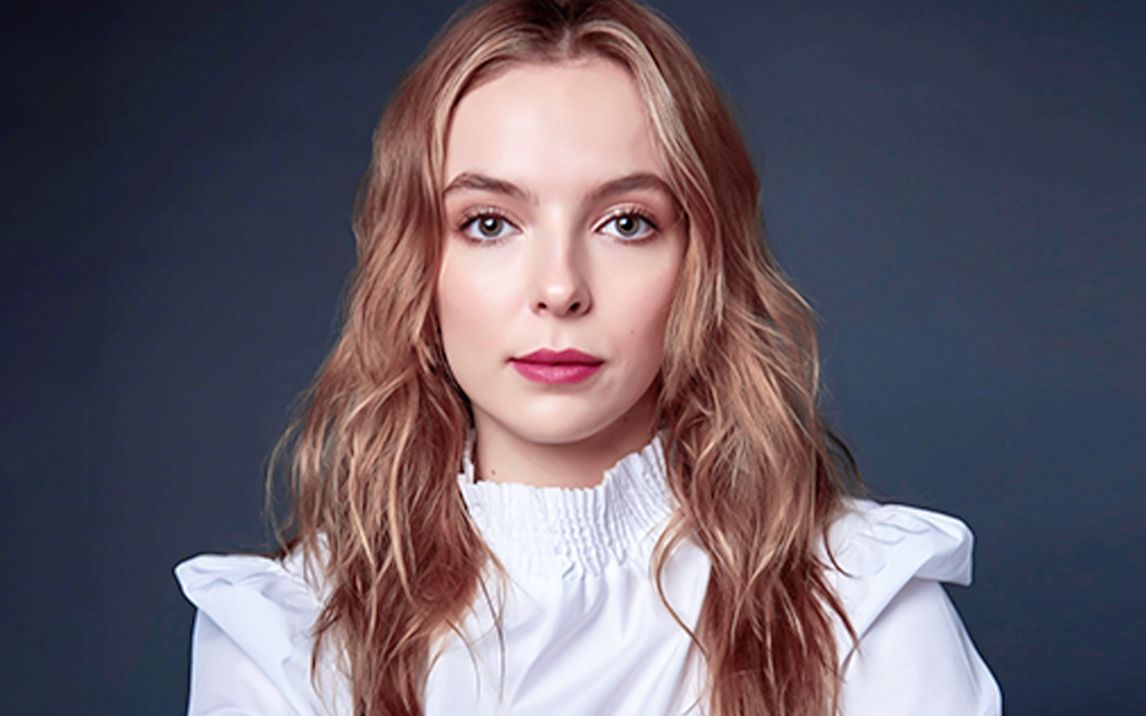 【薇拉内尔】的t台秀 | "她在的地方,就是秀场"_哔哩哔哩 (゜-゜)つロ