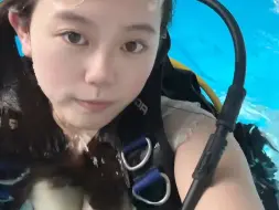 Скачать видео: 双马尾水肺潜水女孩