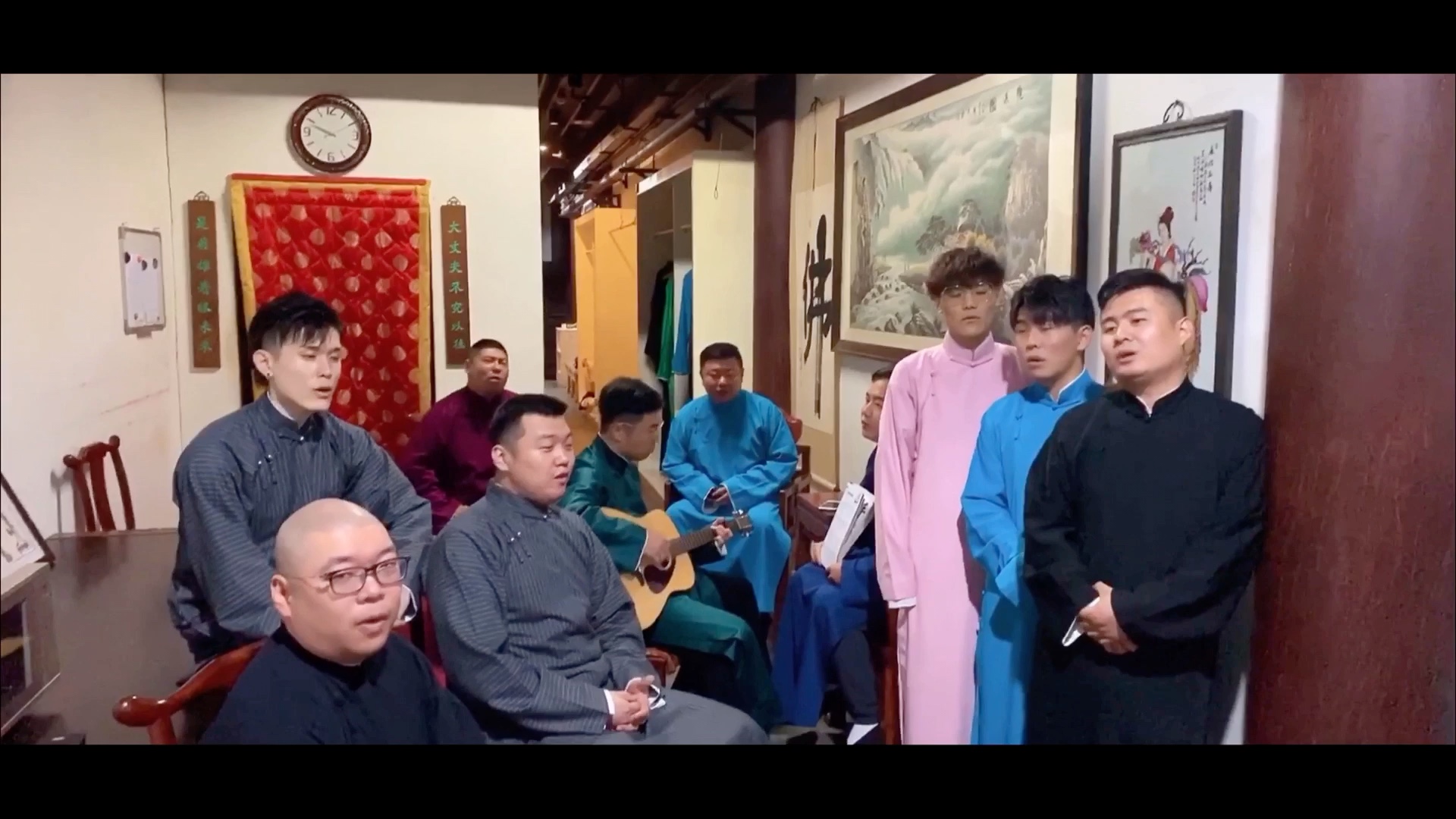 德云六队不带队长玩歌曲联唱二开始了这首光阴的故事有部分选手抢拍子