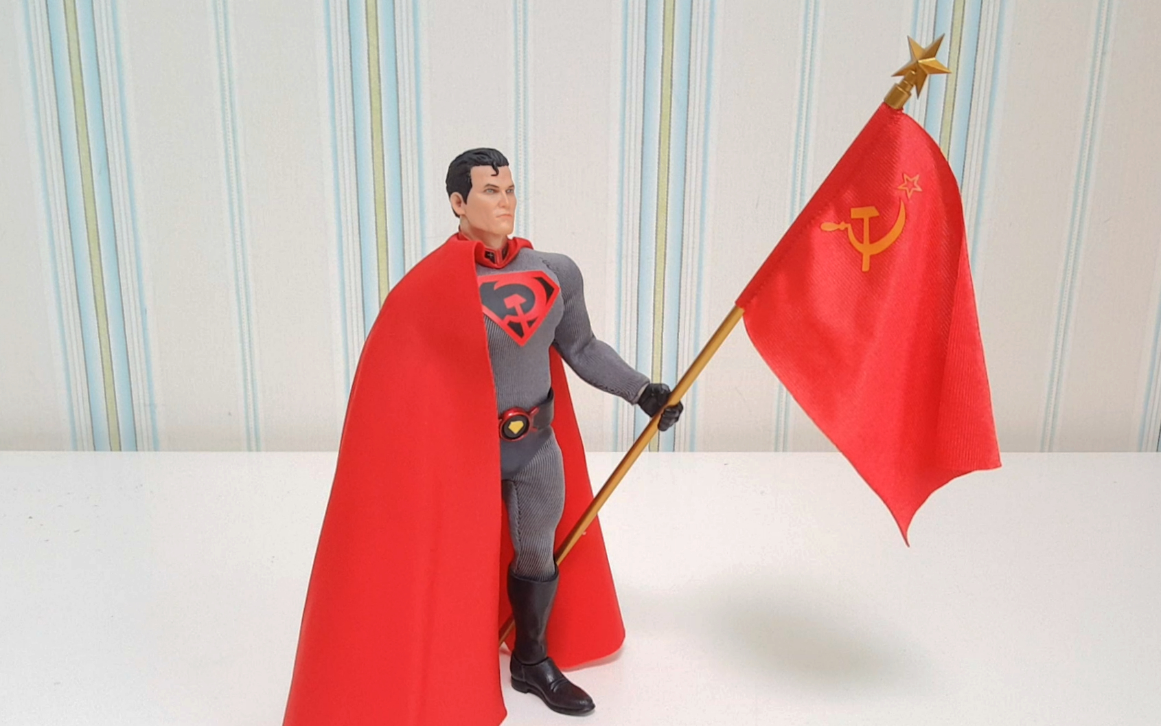 mezco超人红色之子_哔哩哔哩 (゜-゜)つロ 干杯~-bilibili