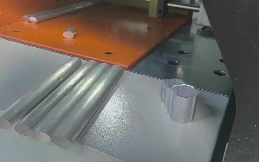 铝棒切割机高精度自动上料切铝机无尾料切割机