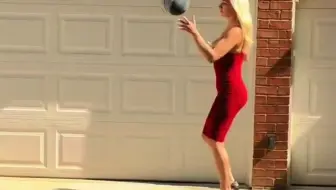 美女打篮球