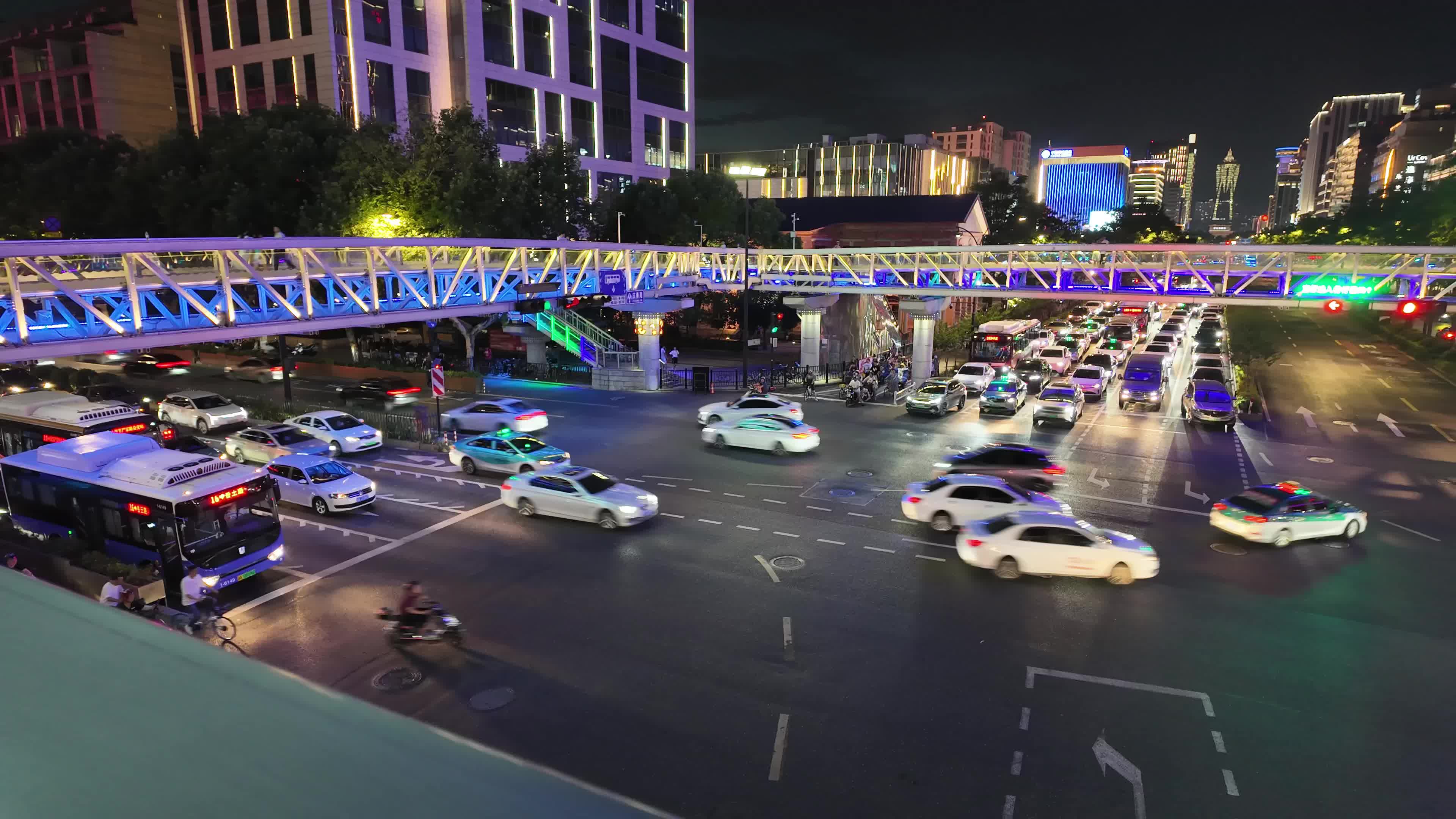 为您插播一条杭州晚高峰