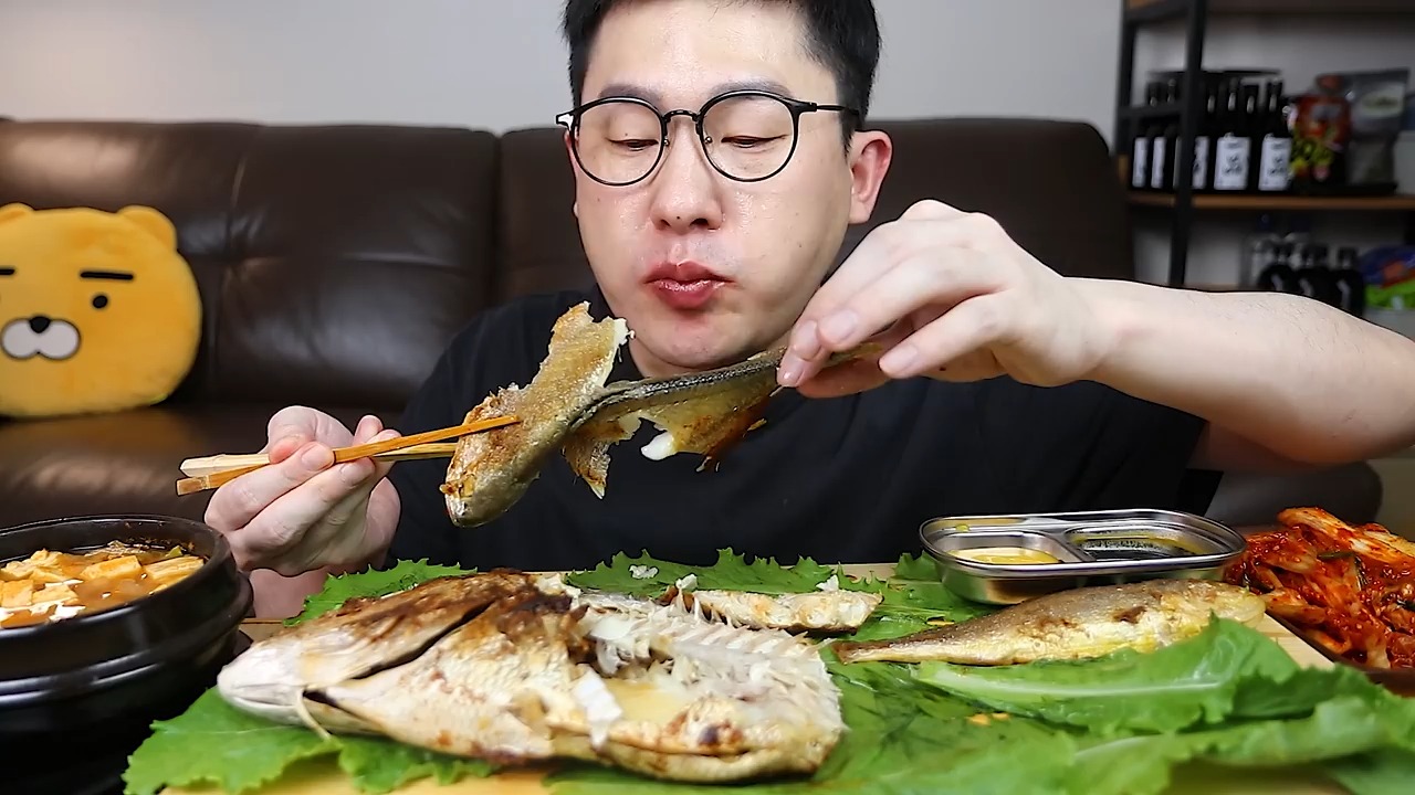 91【garma】烤海鲷鱼配泡菜和嫩嫩的炖豆腐汤