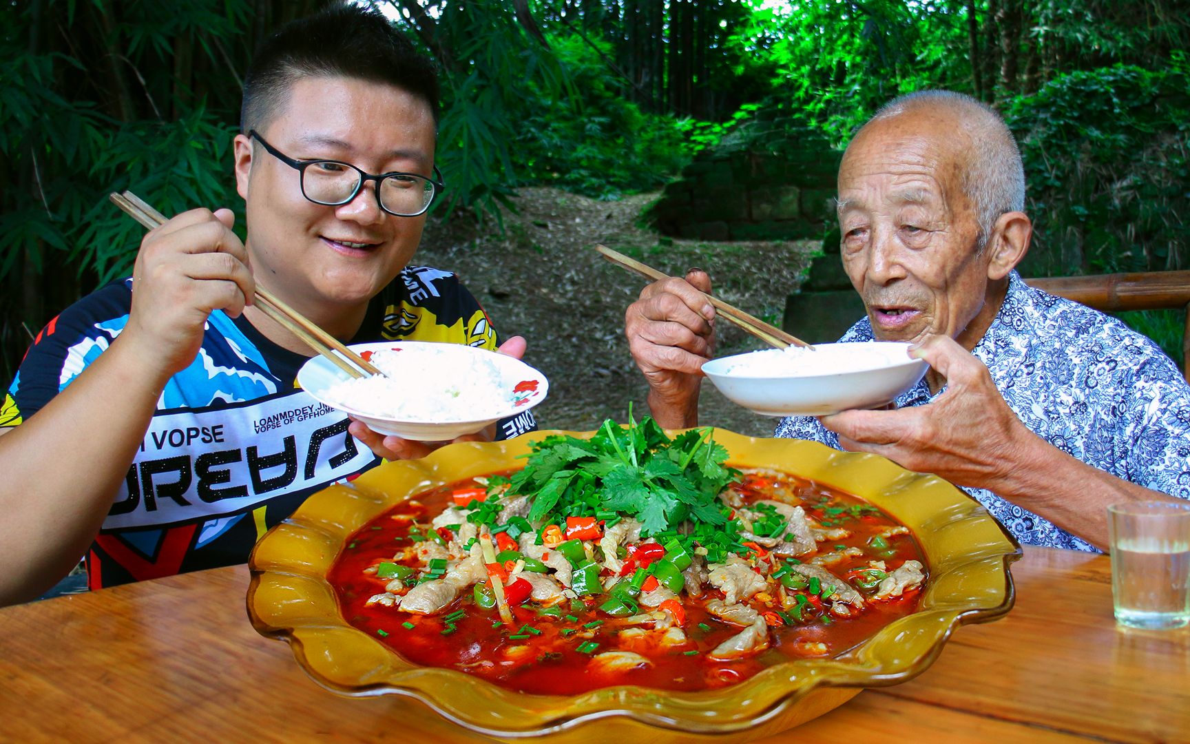 阿米创新菜“鲜锅肉片”麻辣鲜香,嫩滑爽口,给鲜锅兔都不换哔哩哔哩bilibili