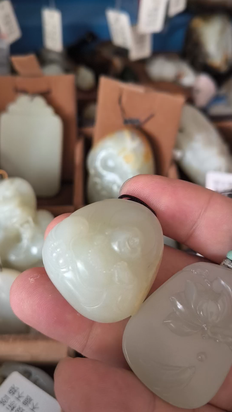 和田玉籽料羊脂玉究竟是什么感觉的?