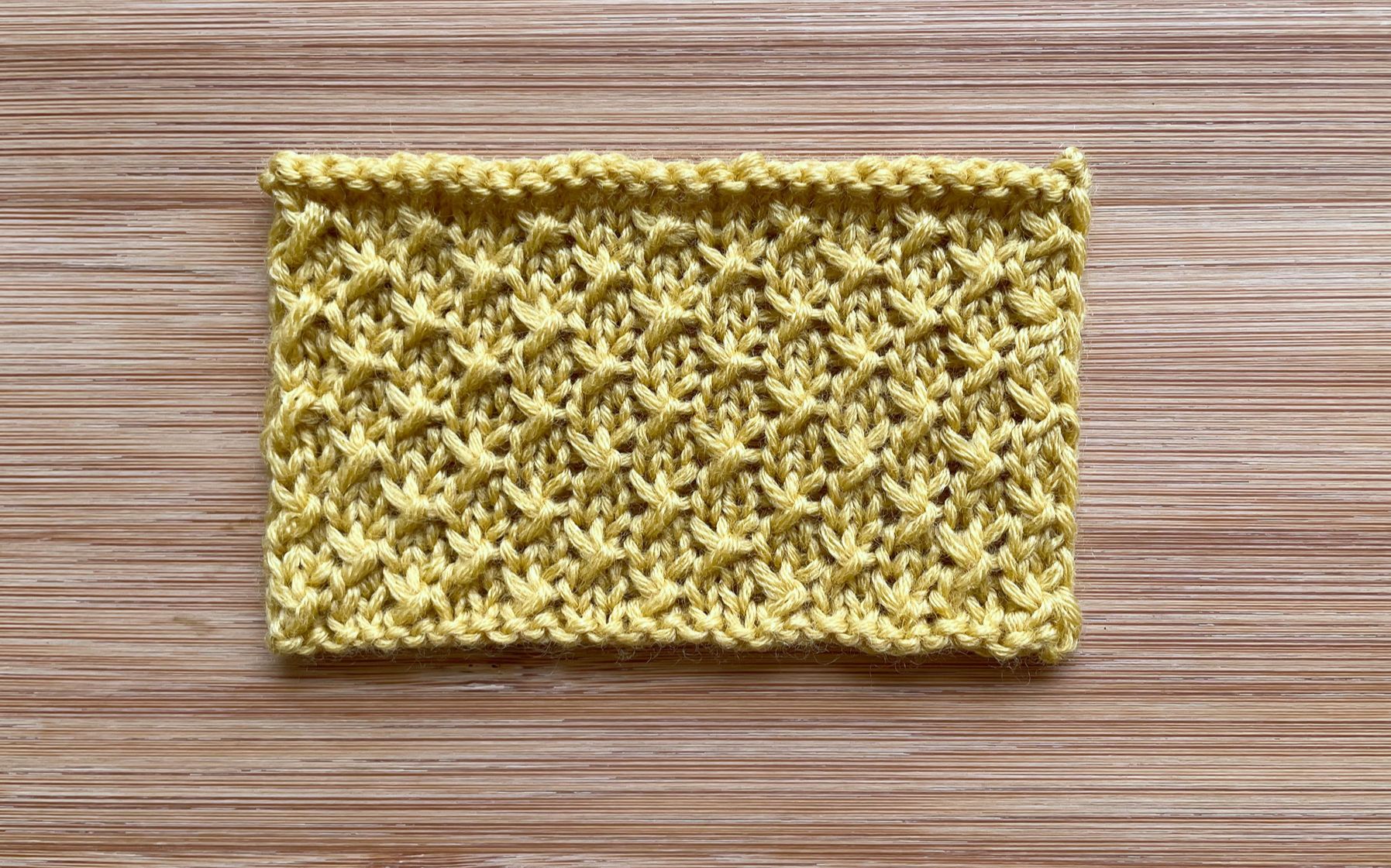 一款别致的绞花花样,简单立体,好看好织,适合儿童织物