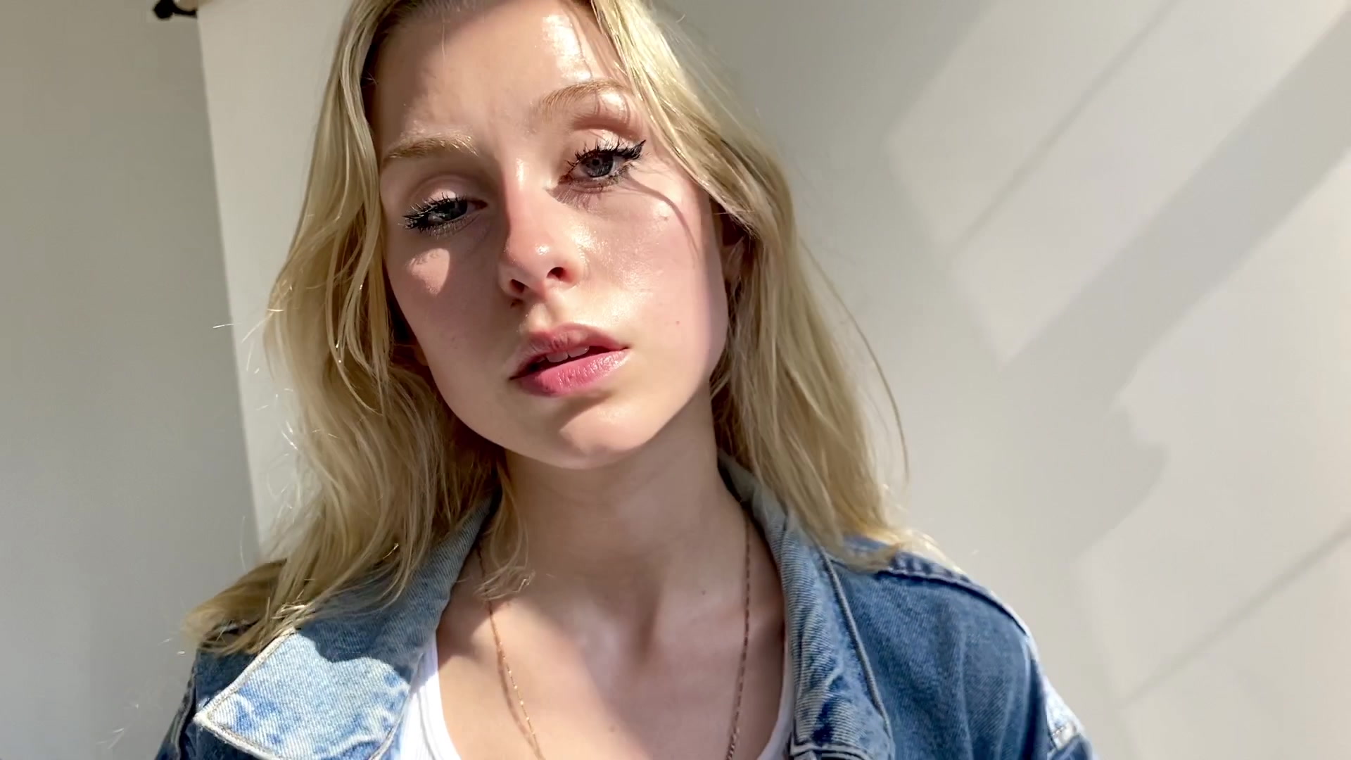 company (acoustic) - leyla blue_哔哩哔哩_bilibili