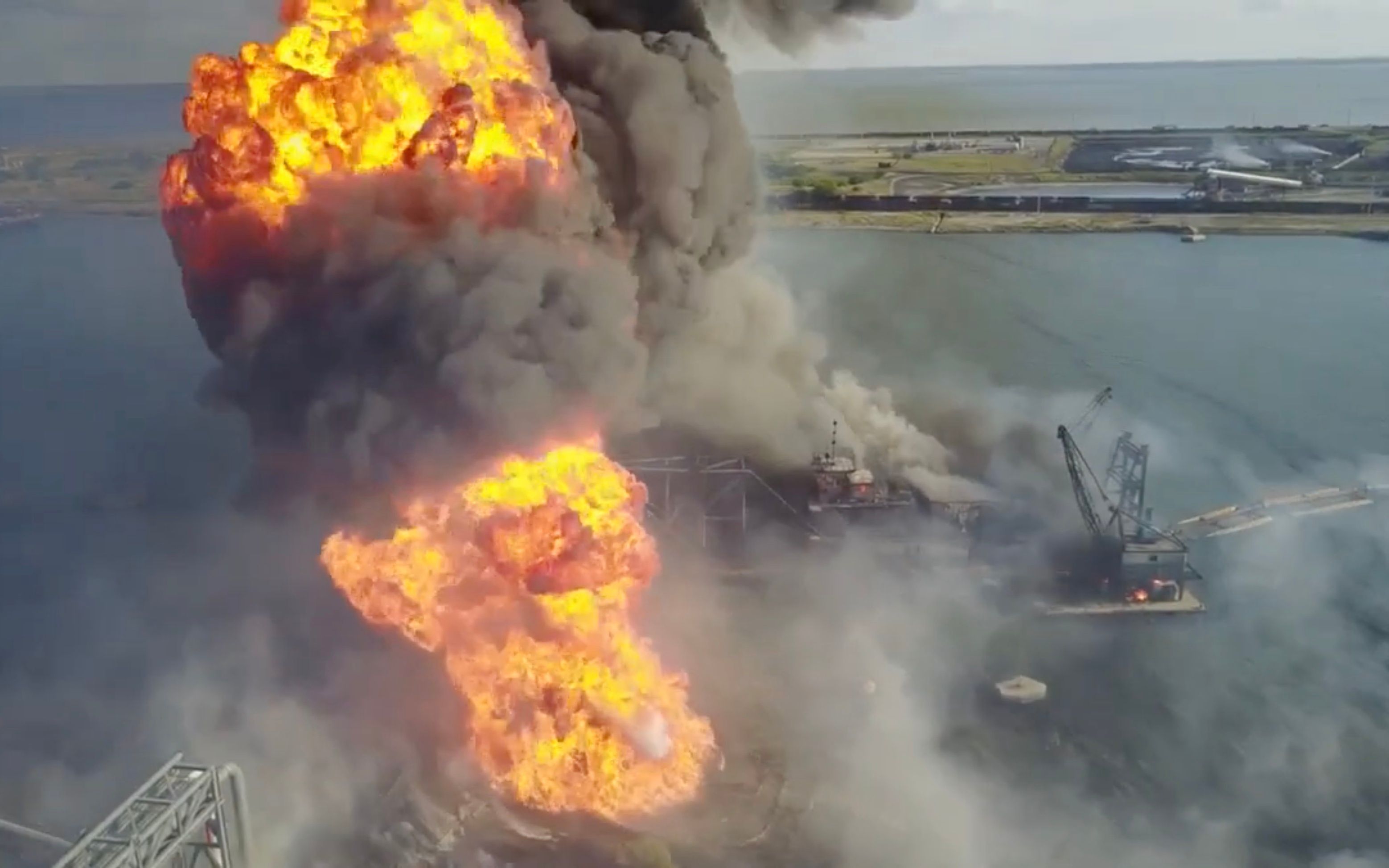 英国北海油田爆炸图片