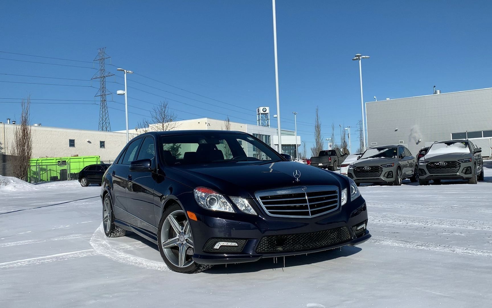 立标的尊贵庄严2011奔驰e350