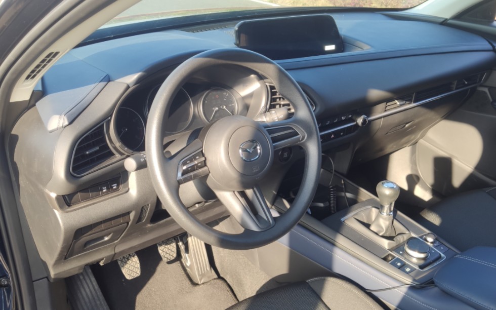 马自达cx-30手动挡驾驶