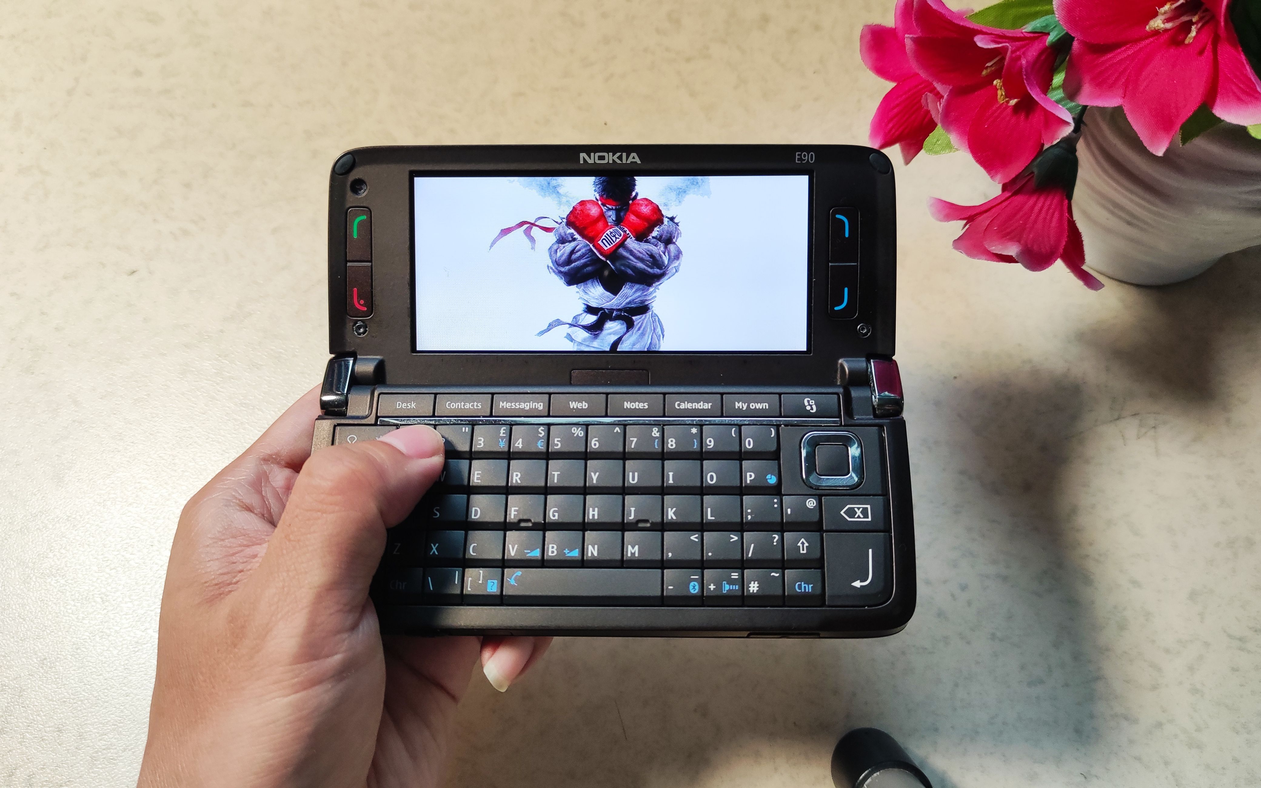 古董诺基亚手机玩街头霸王容量才560kb完美还原街机