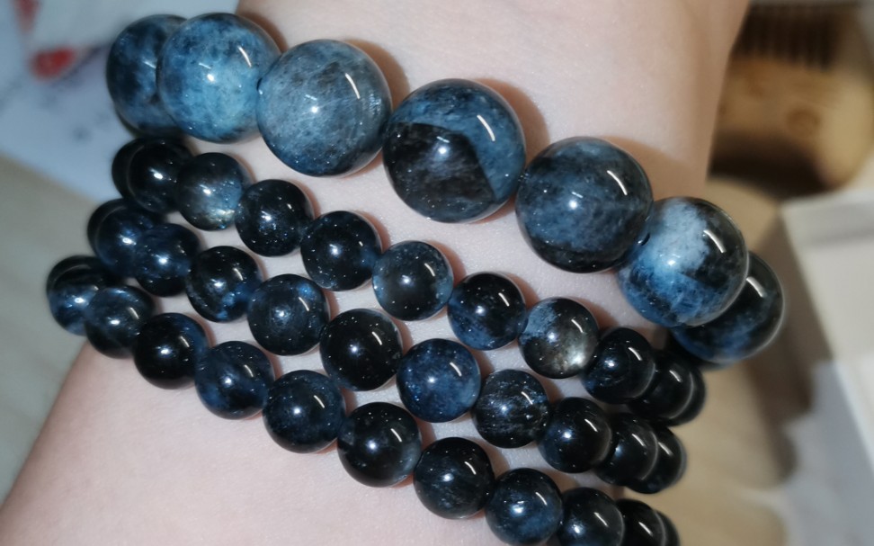 已出118大颗粒魔鬼金属星光海蓝宝