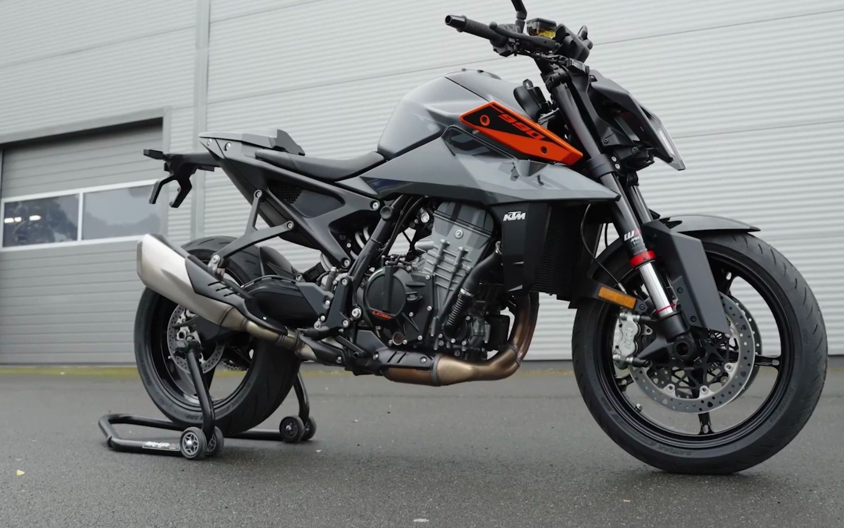 ktm 990 duke米兰车展发布,性能超越890 duke,或将取而代之