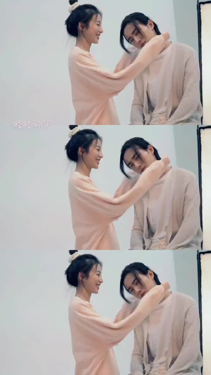 最酷的世界周雨彤李宏毅互相摸头好甜~酷酷的cp