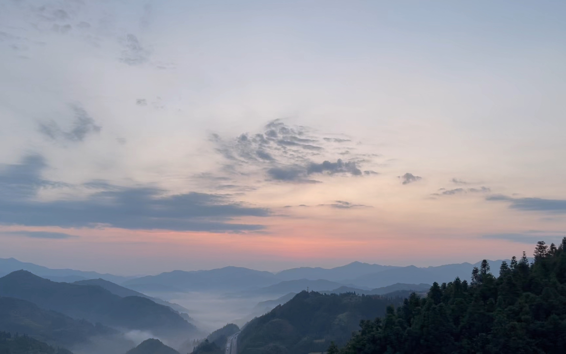 贵州黔东南黎平肇兴侗寨iphone12promax手持拍摄日出,有点抖,但是风景