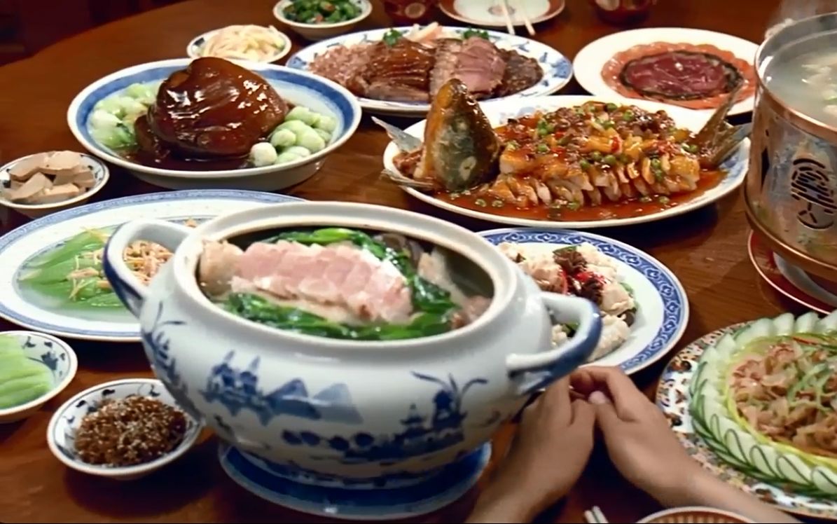 电影《饮食男女》、《满汉全席》美食精华剪辑，这才叫美食，懒得吐槽《深夜食堂》
