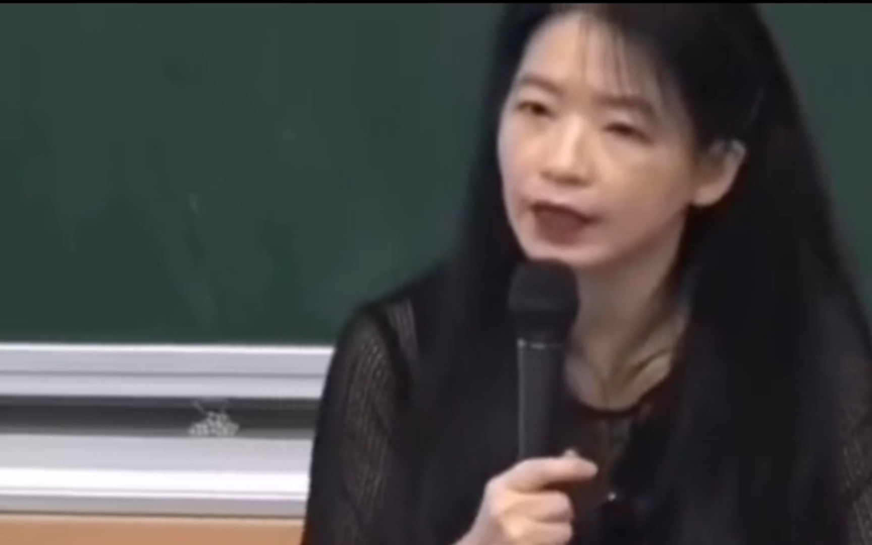 “推开是因为感受不到爱意和安全感 怀念是因为那时候真的动心了”-小晨要治愈好你鸭-小晨要治愈好你鸭-哔哩哔哩视频