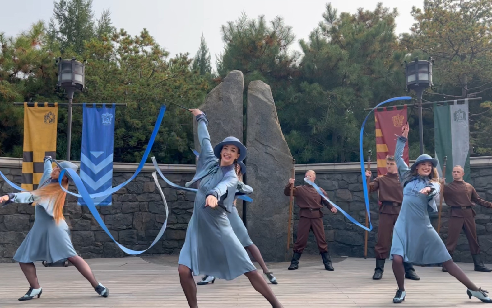 第一次看到三强争霸赛的表演,小姐姐们都好好看!