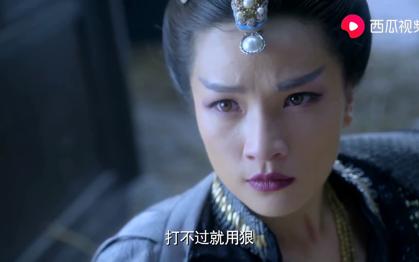 古装剧:武林盟主大战逍遥侯,竟把逍遥侯面具打掉,不愧神功盖世