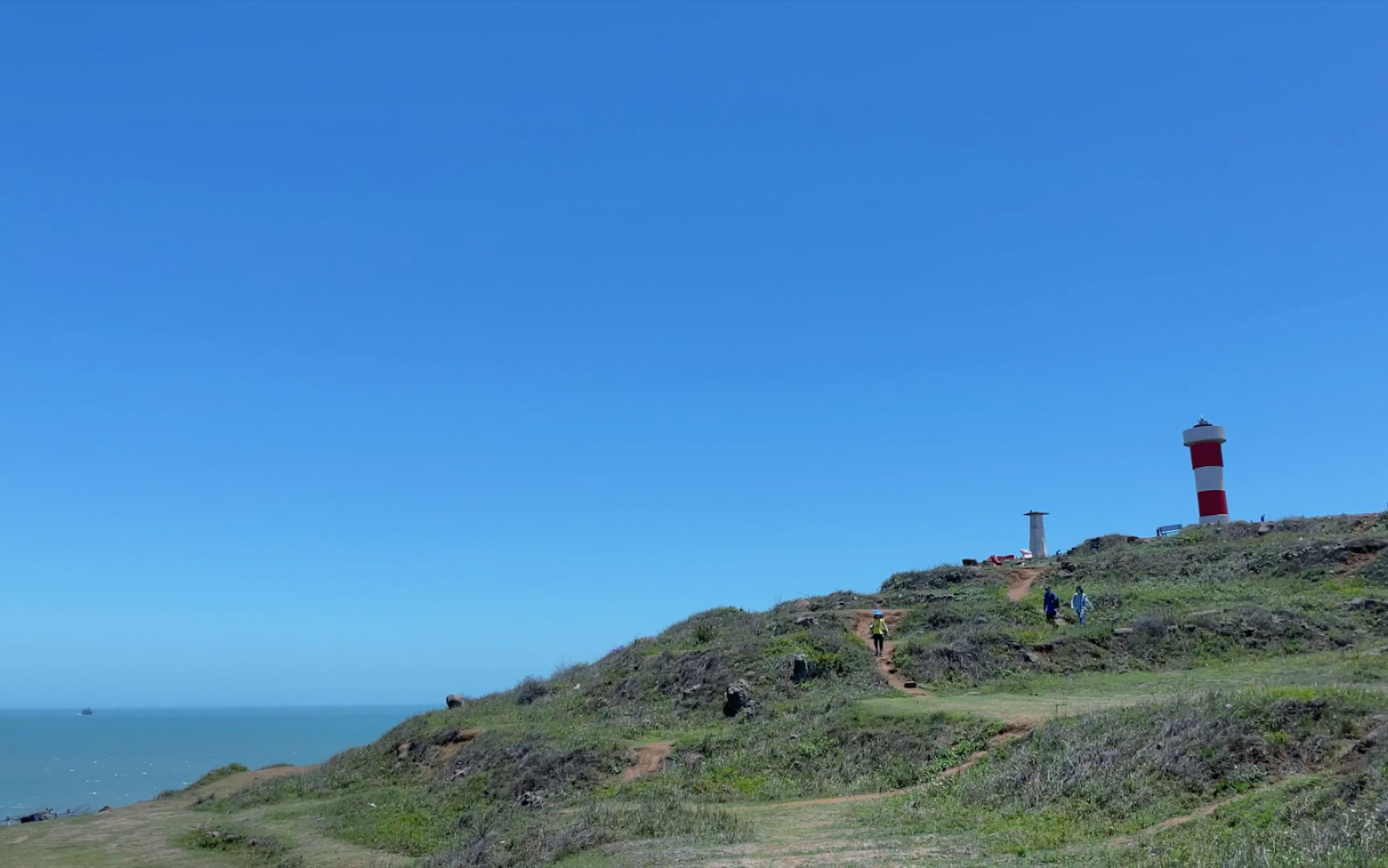 漫步漳州镇海角夏季晴天正午风声太大来点音乐吧