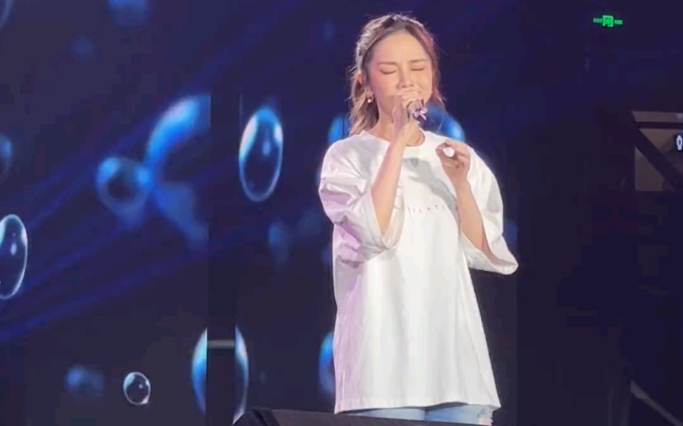 【邓紫棋】610汕头《泡沫》超近距离直拍 超清