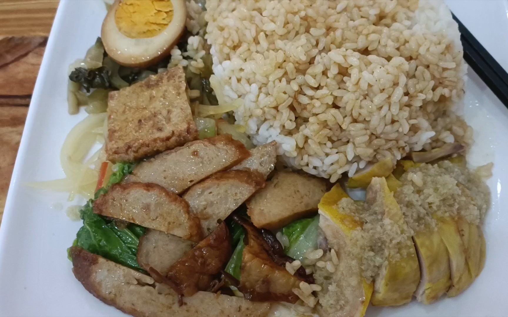 干饭人 肉卷拼白切鸡的卤味饭