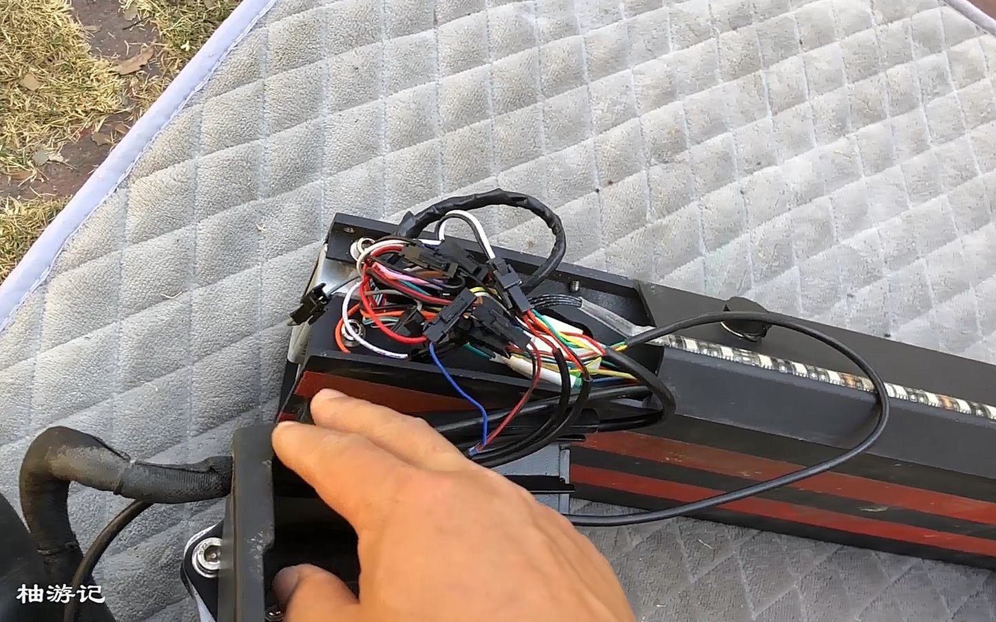 电动车前进变倒退电机反转的解决方法重接自学习线的方法