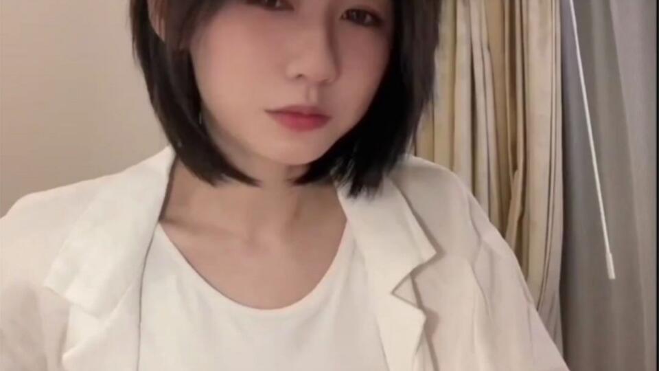 程女士 程女士一脸优越的谈黑人男友！似乎特别的满意，网友的三观都被震碎了！！！_哔哩哔哩_bilibili