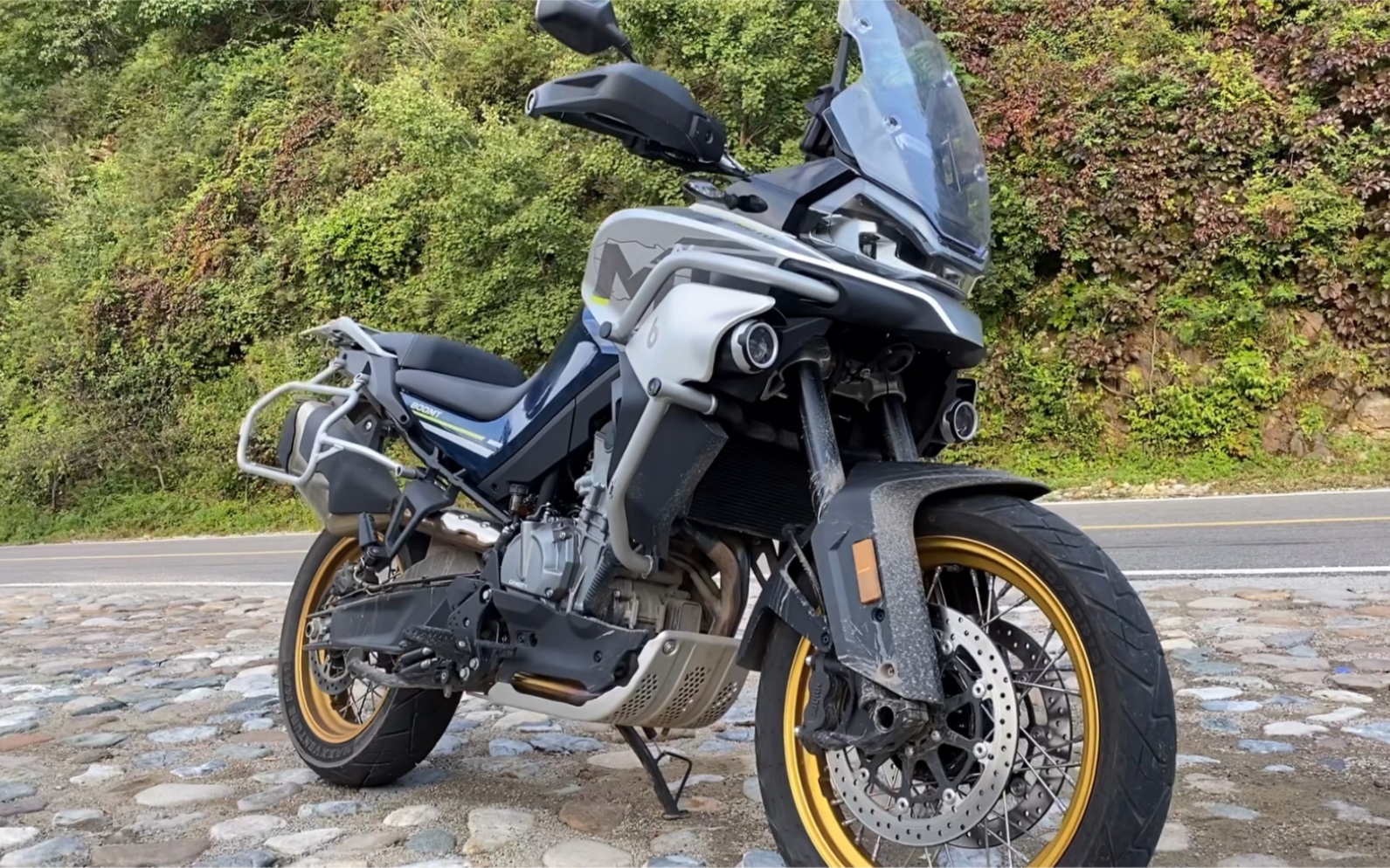 好骑,真的很好骑!国产重磅adv春风800mt_哔哩哔哩_bilibili