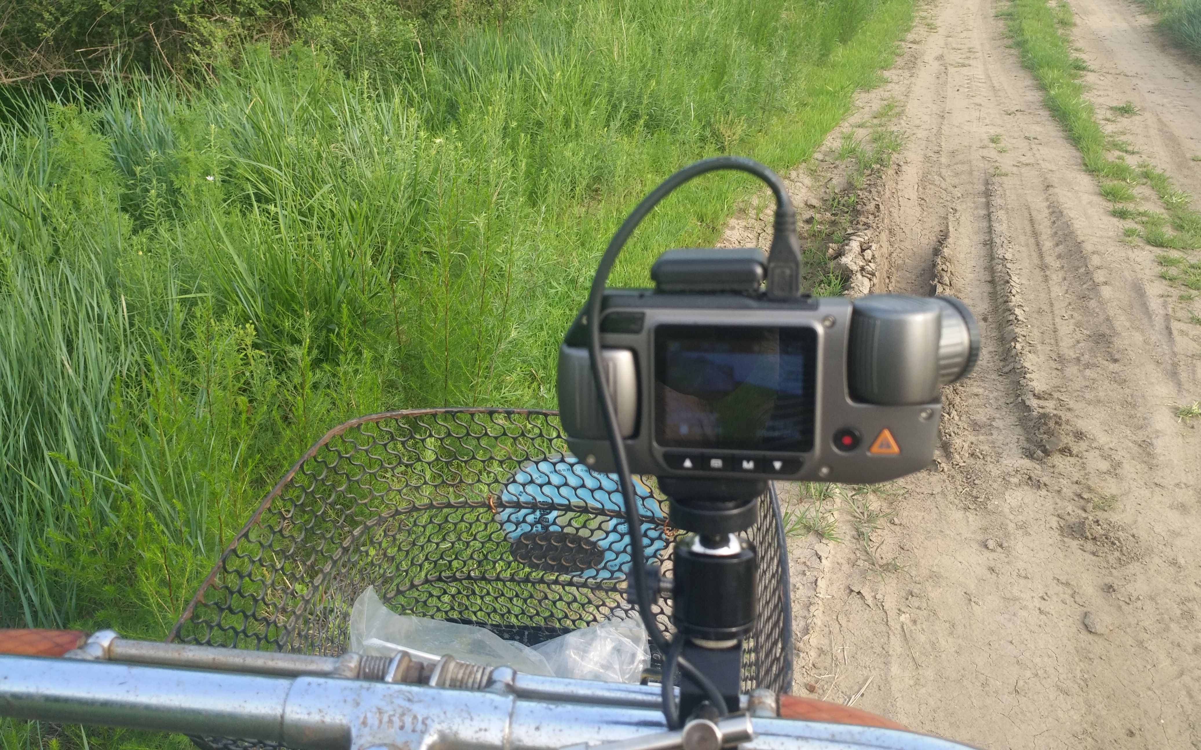 总叨叨:行车记录仪安装到老二八自行车上拍摄的视频你见过吗?