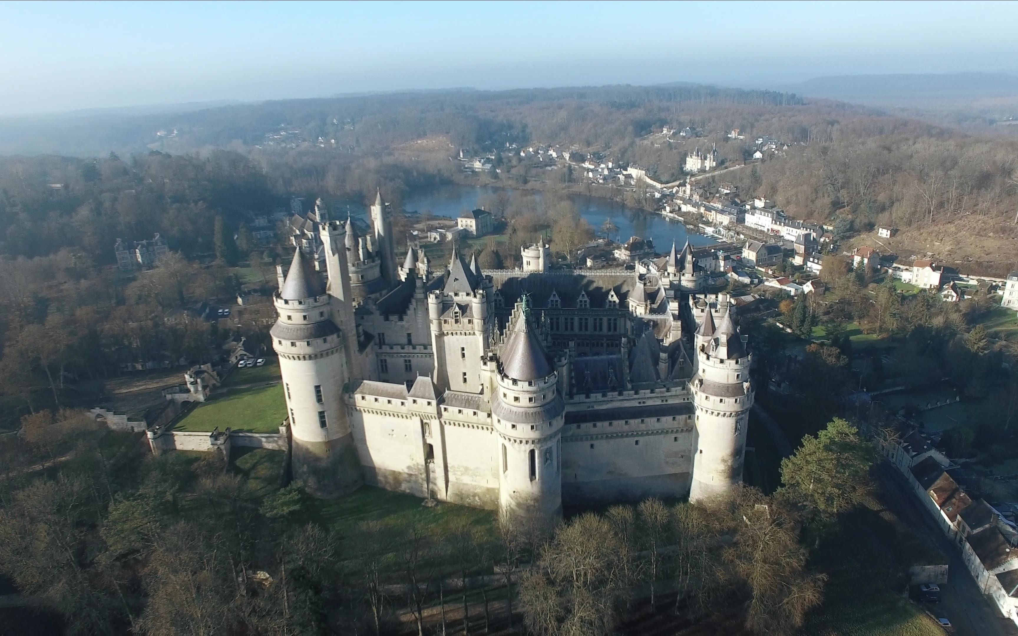 南巡天下(素材)巴黎近郊皮耶枫城堡 chateau de pierrefonds_哔哩哔哩