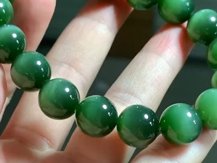 和田玉碧玉俄碧猫眼手链手串,冰底起荧光,玉质细腻,油性十足,品相好