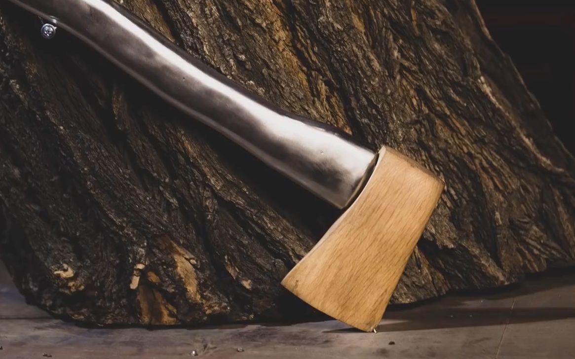 一把用木头做的砍斧,砍起东西来会怎么样呢?