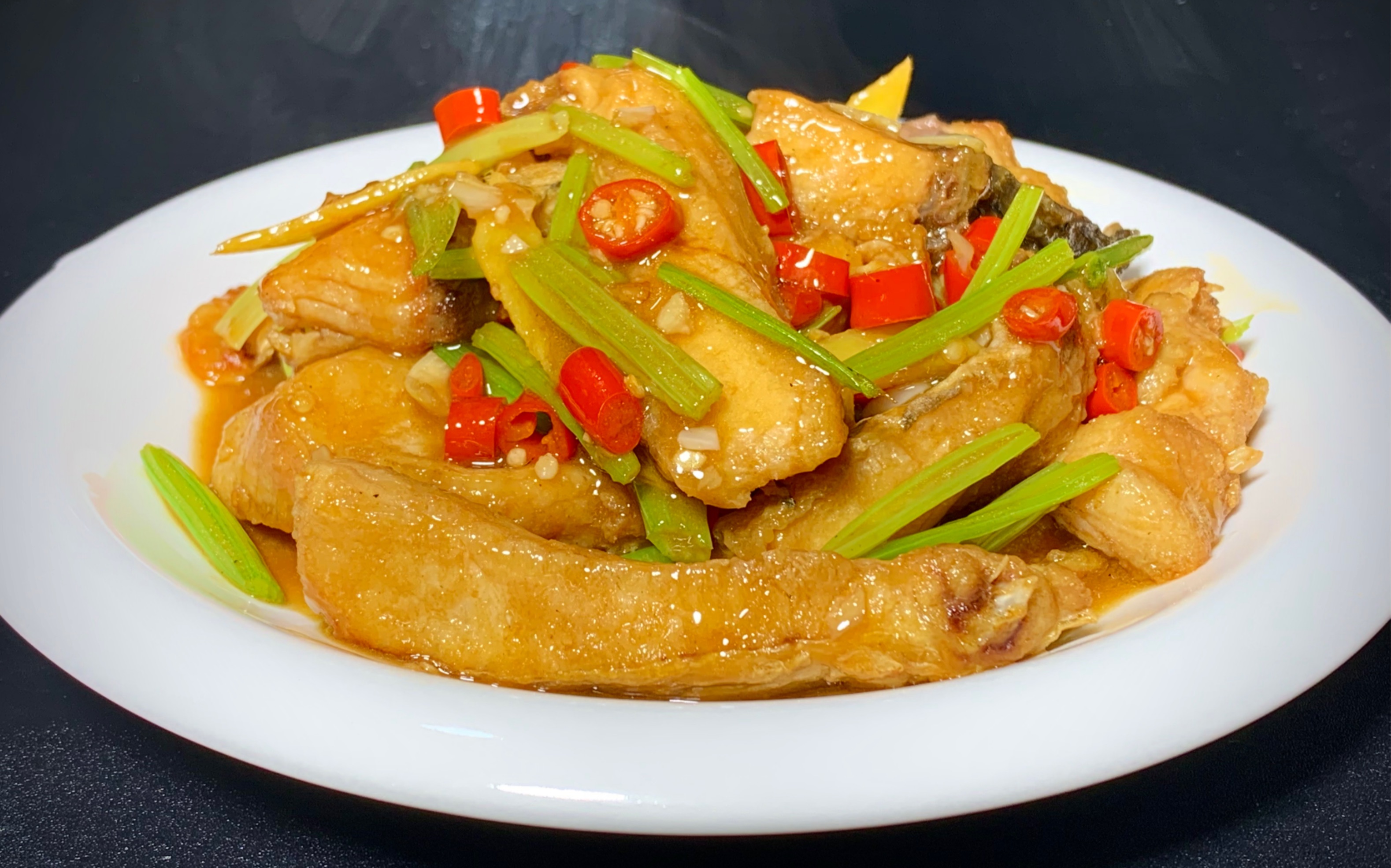 红烧鱼块好吃有诀窍,步骤详细,肉质鲜嫩,香辣入味,下饭又下酒