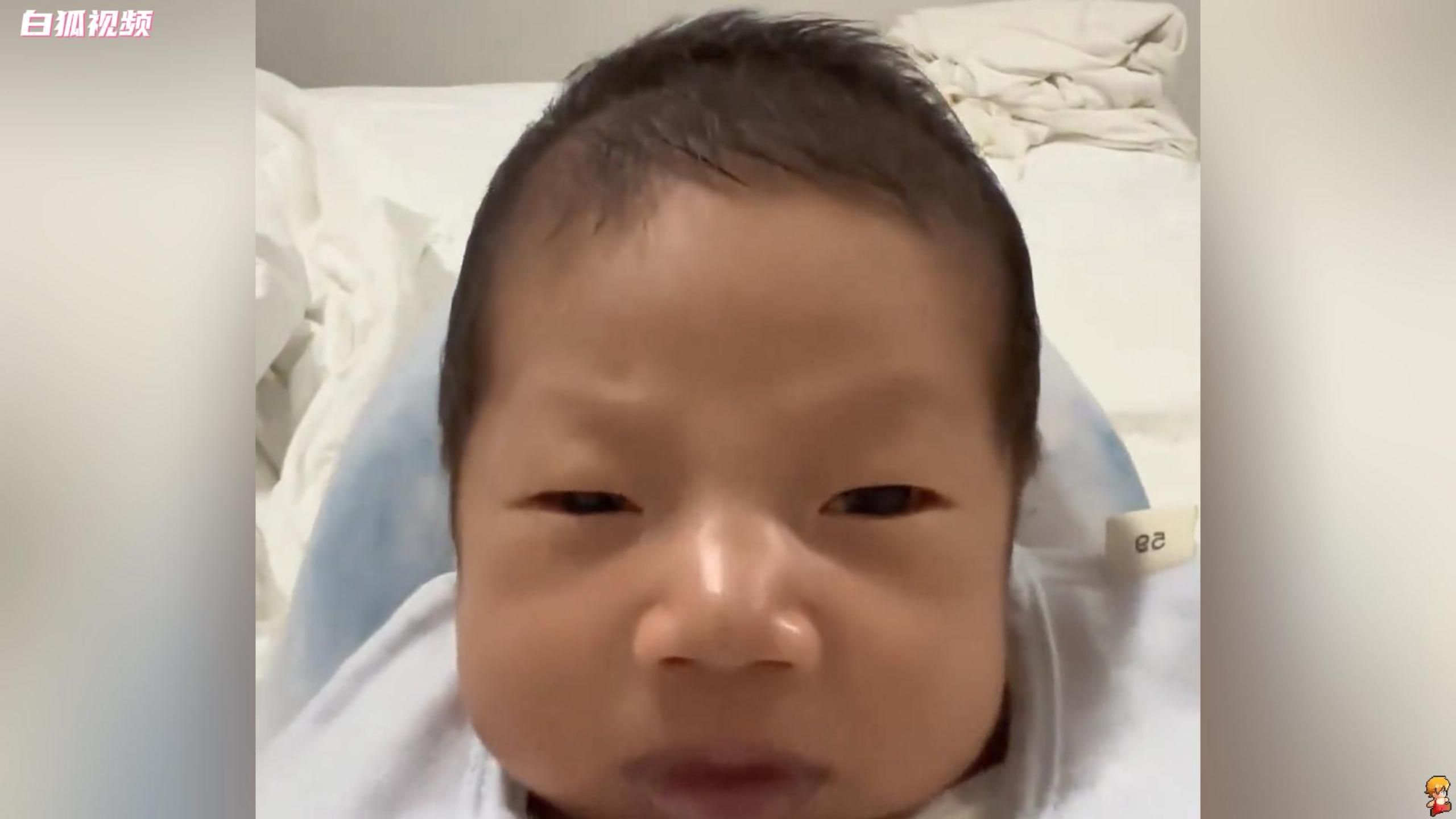 小婴儿撞脸撒贝宁 这相似度,撒贝宁看了也得楞两秒吧