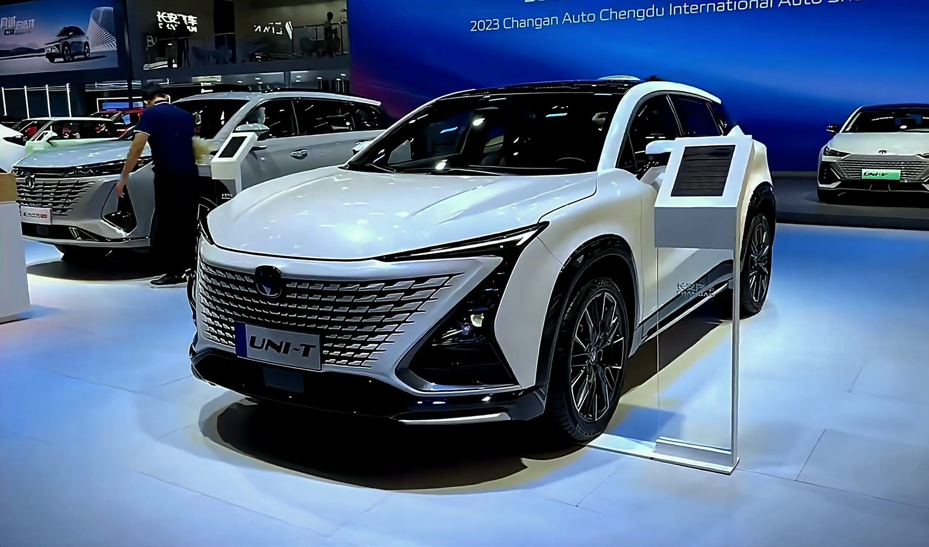 2024款长安uni-t正式亮相!外观动感,配置丰富,1.5t爆发188马力