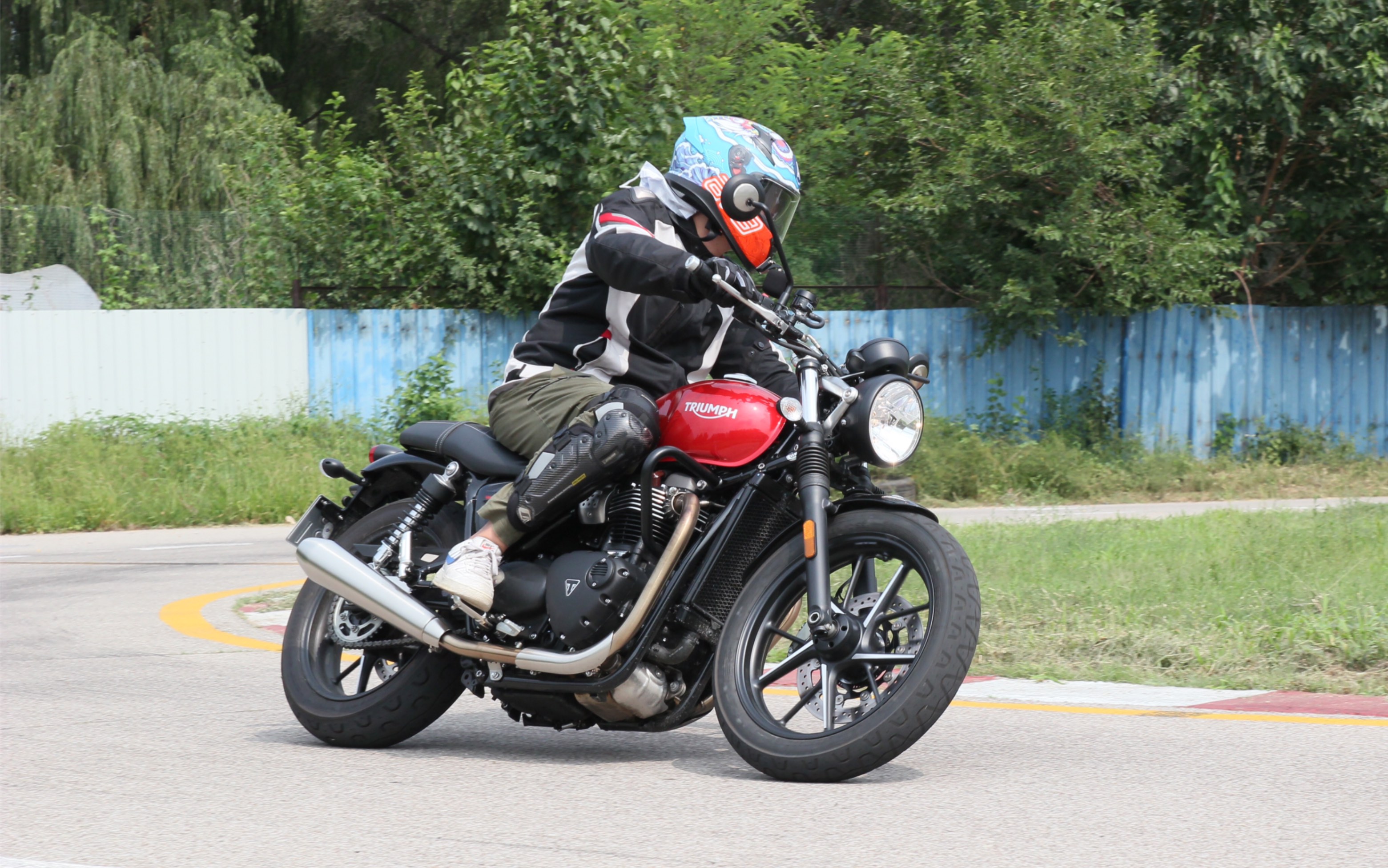 聊两句机缘巧合下参加的凯旋摩托试驾会 爆赞street twin