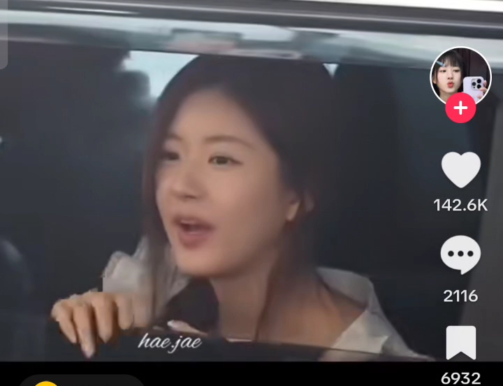 【TikTok】赵露思去泰国了,这人气,不愧是内娱海外女顶流哔哩哔哩bilibili