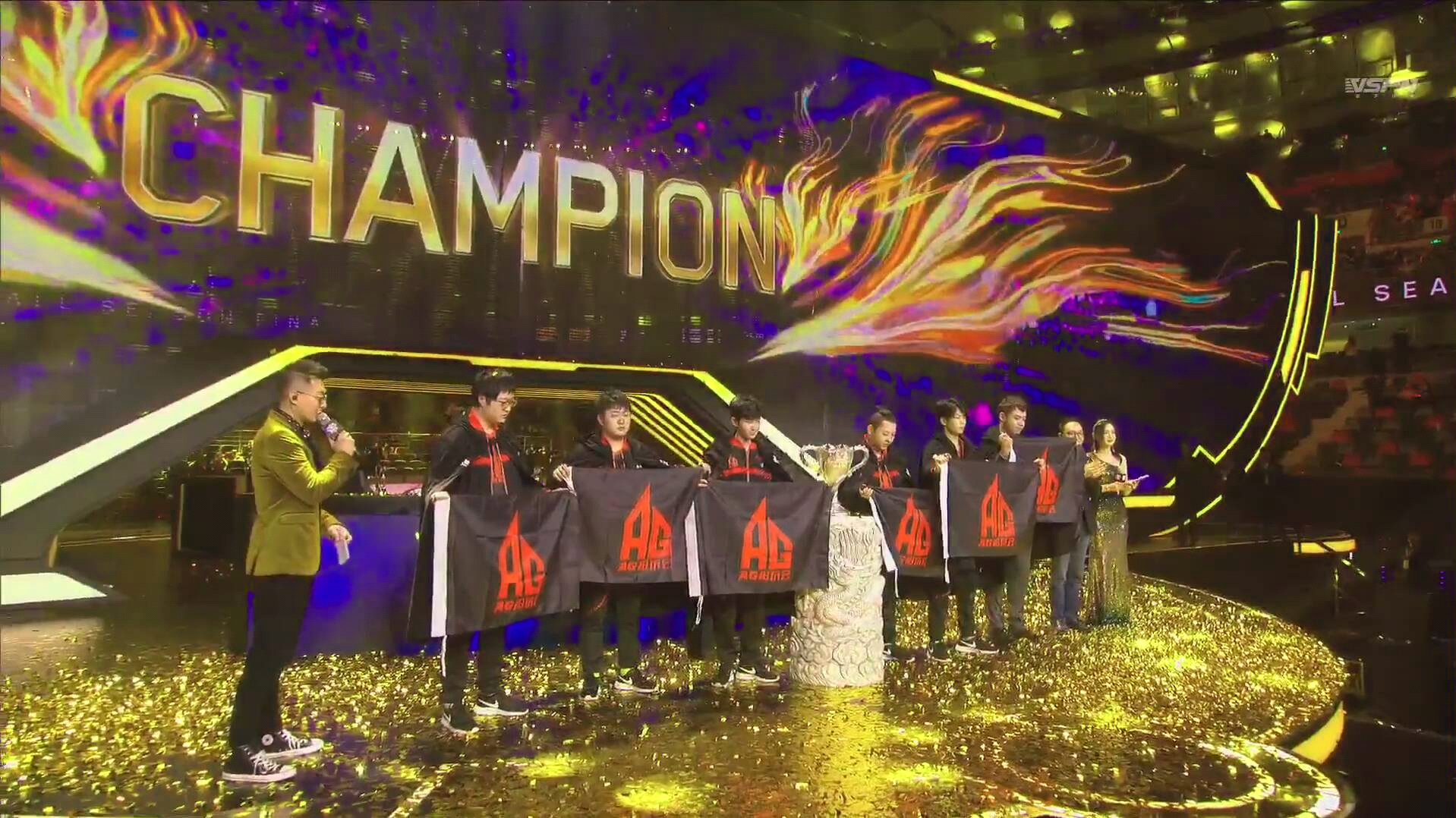 少年无畏登高楼,拨开云雾见月明-ag超玩会终夺冠,老帅终获总决赛mvp