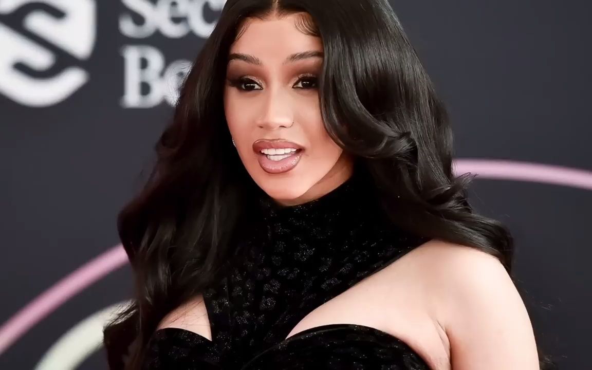 【麻辣鸡】cardi b 正式完成 quavo 和 takeoff 之后,他们选中了nicki